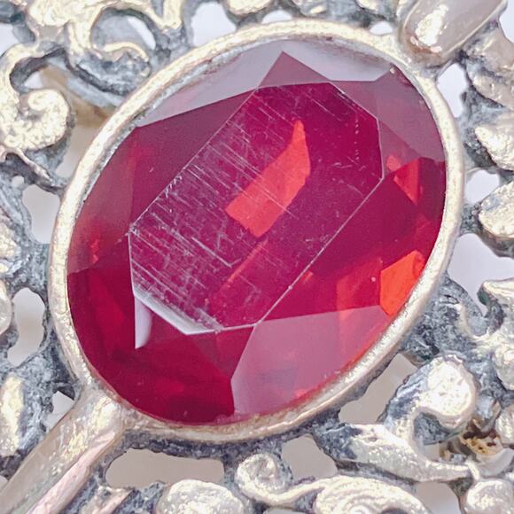 Vintage Mid Century Gold Tone Filigree Brooches Red Green Glass Cabochons Set - Picture 4 of 12